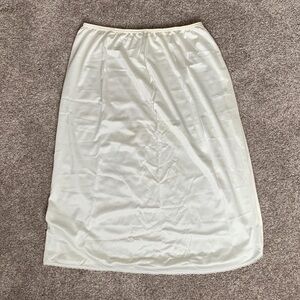 Vassarette Cream Vintage Nylon Half Slip with Slit Size L